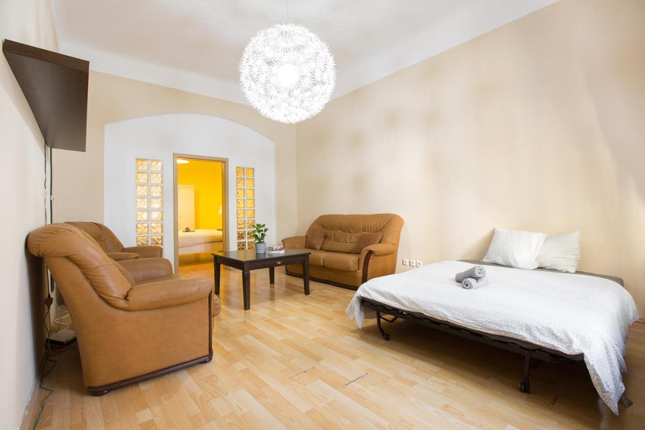 Premier Apartments Near The Museum Praha Bagian luar foto