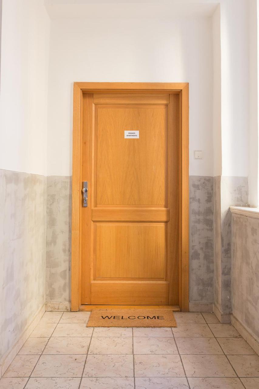 Premier Apartments Near The Museum Praha Bagian luar foto