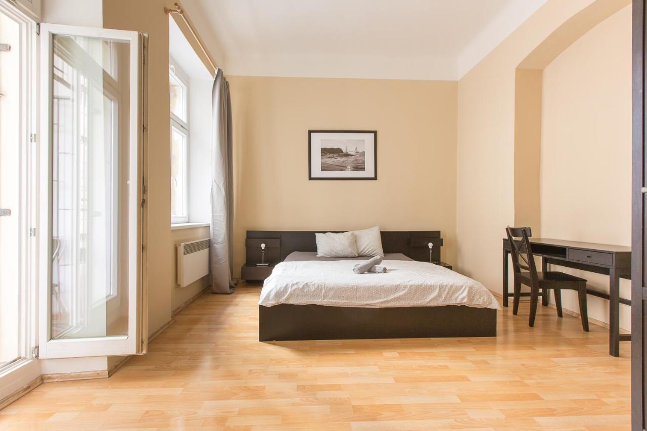 Premier Apartments Near The Museum Praha Bagian luar foto