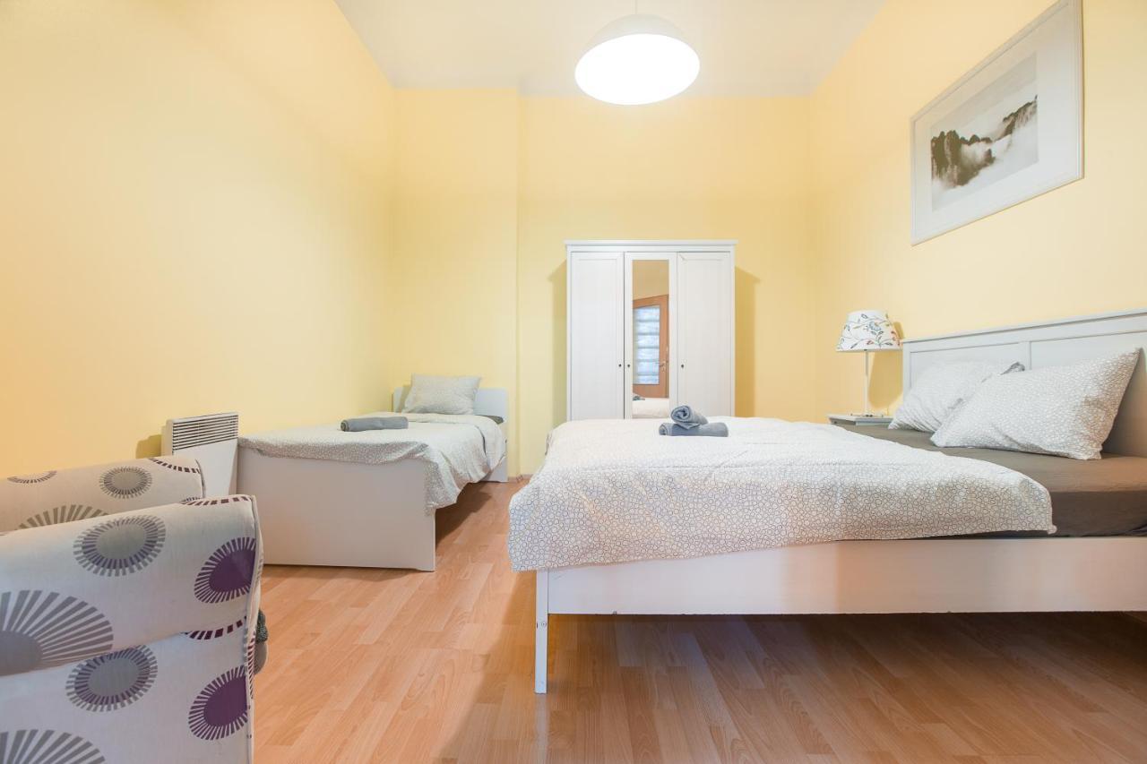 Premier Apartments Near The Museum Praha Bagian luar foto